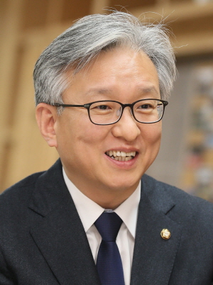 [외교상 기밀누설 처벌 강화]  외교상 기밀 누설자  군사상 기밀 누설죄 준해 처벌 상향하는 내용등 개정안 발의