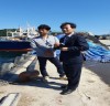 [삼척항 북한선박]  일주일 바다 떠돌던 사람들의 복장과 외모가 너무 깨끗하다
